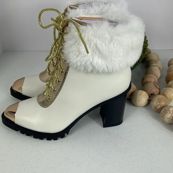 THINGS II COME
Women's Maliyana Luxurious Lace-Up Embellished Block-Heel Booties - Picture 6 of 12